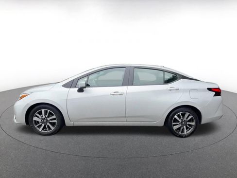 Used 2025 Nissan Versa SV FWD image 9
