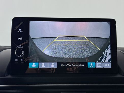 New 2025 Honda Pilot Touring image 14