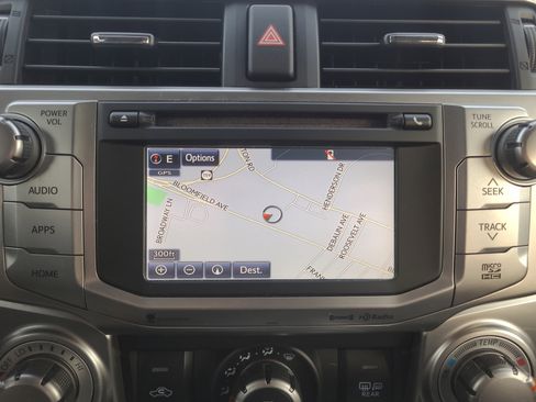 Used 2018 Toyota 4Runner SR5 Premium image 27