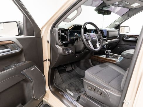 Used 2023 GMC Sierra 1500 Elevation w/ Preferred Package AWD/4WD image 13