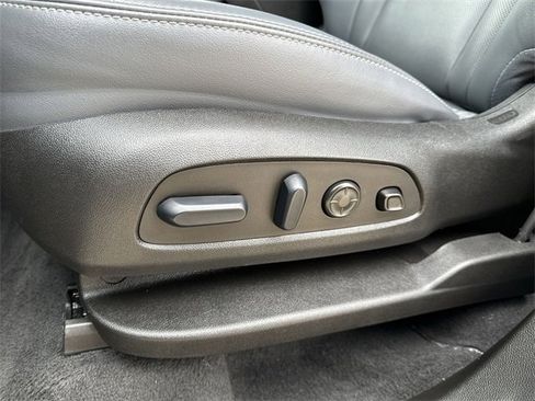 Used 2024 Buick Enclave Premium image 20