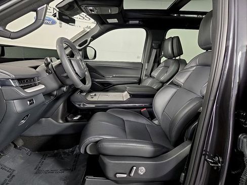 New 2025 Lincoln Navigator L Reserve w/ Jet Appearance Package AWD/4WD image 14