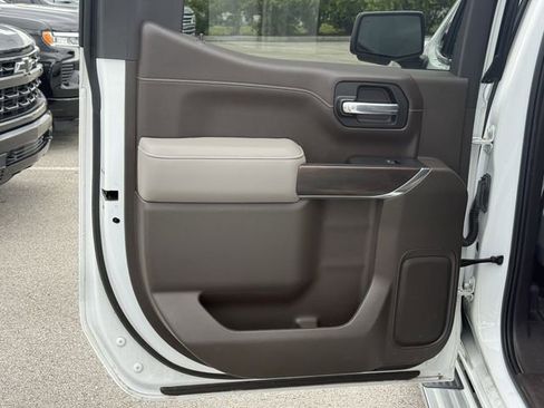 Used 2021 GMC Sierra 1500 SLT w/ SLT Premium Plus Package AWD/4WD image 34
