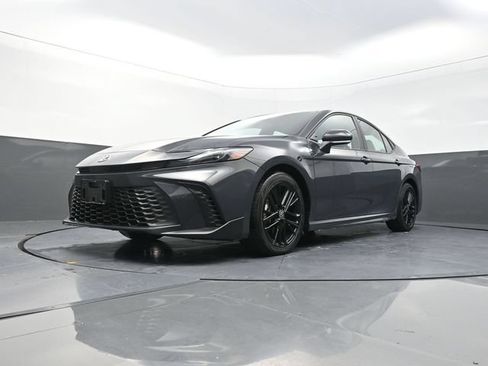 Certified 2025 Toyota Camry SE FWD image 32