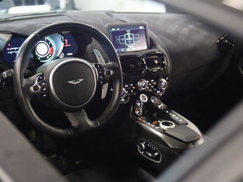 Used 2021 Aston Martin V8 Vantage Coupe RWD image 29
