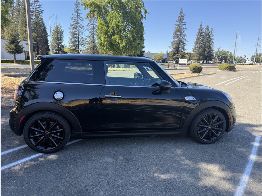 Used 2019 MINI Cooper S FWD image 6
