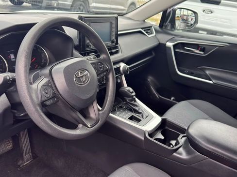 Used 2021 Toyota RAV4 XLE image 8