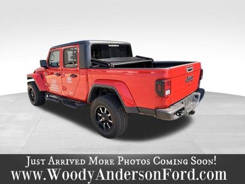 Used 2023 Jeep Gladiator Overland AWD/4WD image 5