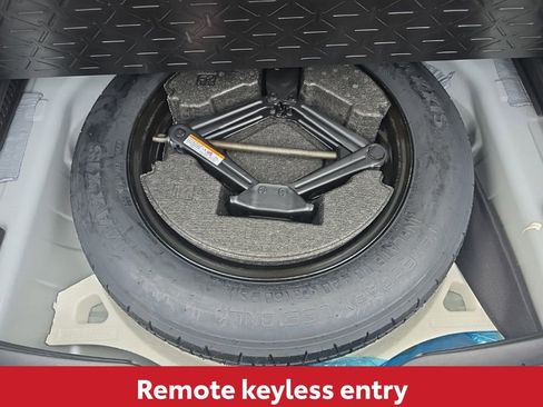 Used 2025 Toyota RAV4 LE image 15