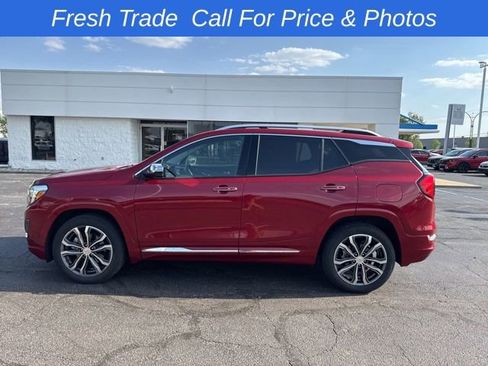 Used 2019 GMC Terrain Denali w/ Driver Alert Package II AWD/4WD image 4