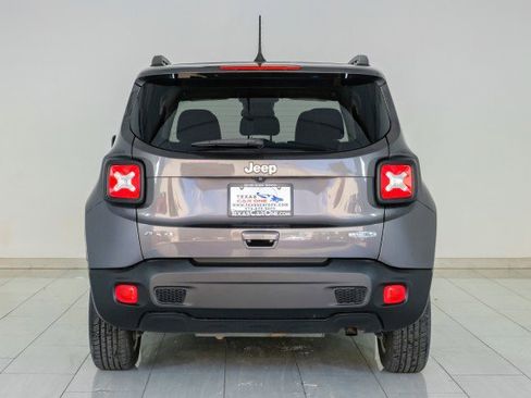 Used 2019 Jeep Renegade Latitude image 5
