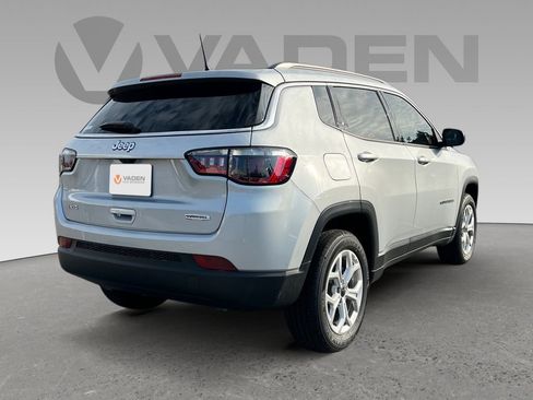 New 2025 Jeep Compass Latitude image 22