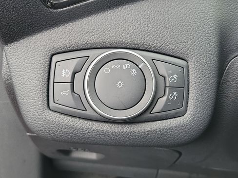 Used 2018 Ford Escape Titanium w/ Ford Safe & Smart Package image 29