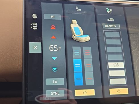 Certified 2025 Land Rover Range Rover Long Wheelbase Autobiography image 24