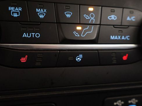 Used 2021 Ford EcoSport Titanium AWD/4WD image 48