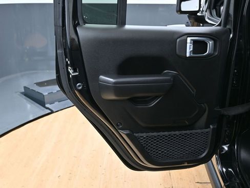 Used 2023 Jeep Wrangler Unlimited Rubicon 4xe AWD/4WD image 40