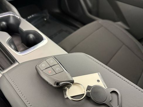 New 2026 Chevrolet Equinox EV LT image 21