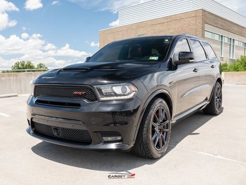 Used 2018 Dodge Durango SRT w/ Technology Group AWD/4WD image 3