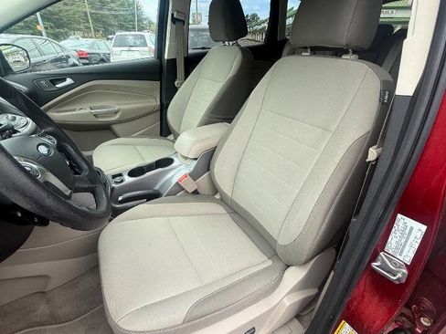 Used 2016 Ford Escape SE w/ Equipment Group 201A AWD/4WD image 13