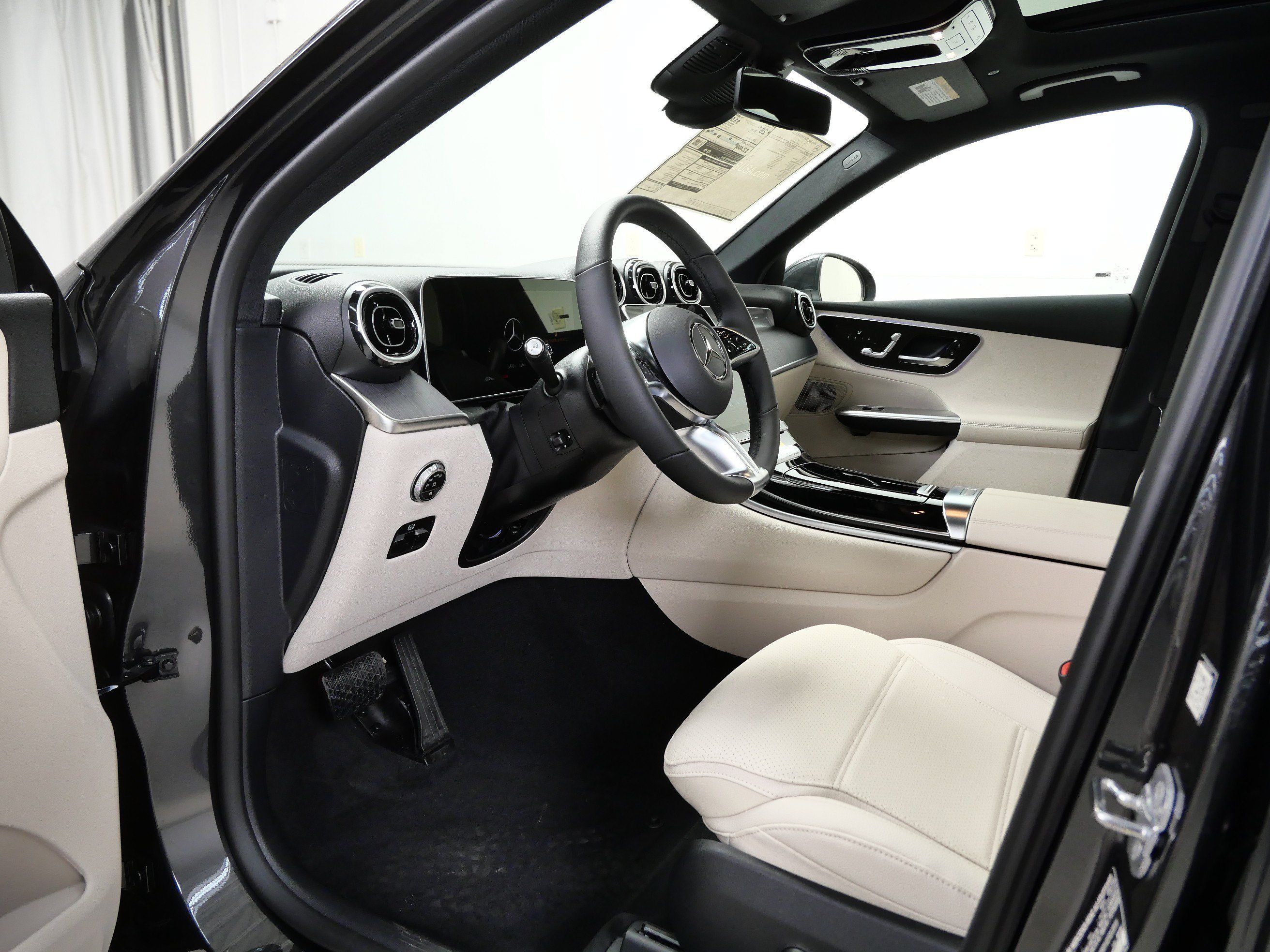 New 2026 Mercedes-Benz GLC 300 4MATIC image 7
