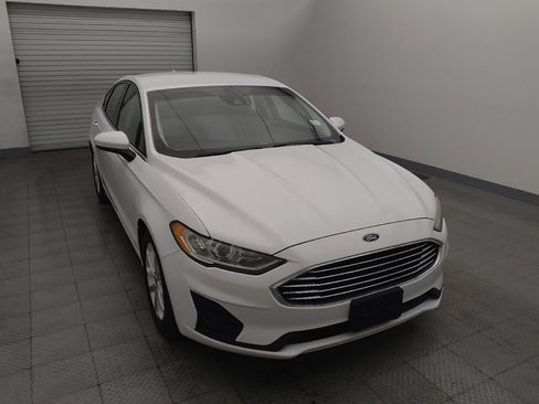Used 2019 Ford Fusion SE FWD image 14