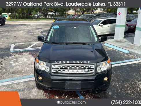 Used 2011 Land Rover LR2 HSE image 4