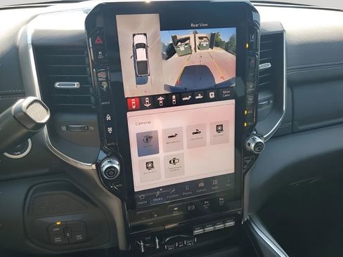 New 2025 RAM 2500 Laramie AWD/4WD image 27