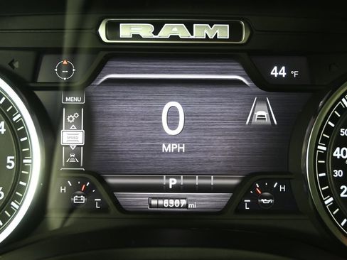 Used 2025 RAM 1500 Laramie AWD/4WD image 26