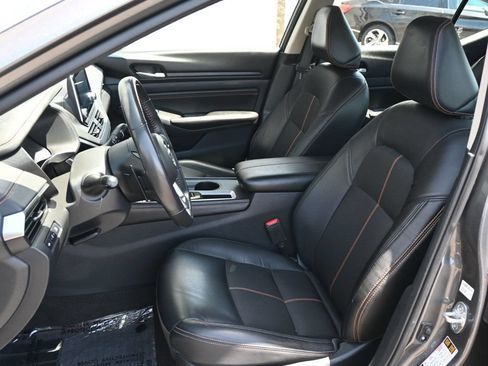 Used 2022 Nissan Altima 2.5 SR FWD image 17