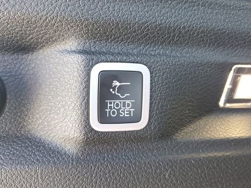 New 2025 Jeep Grand Cherokee L Altitude image 10