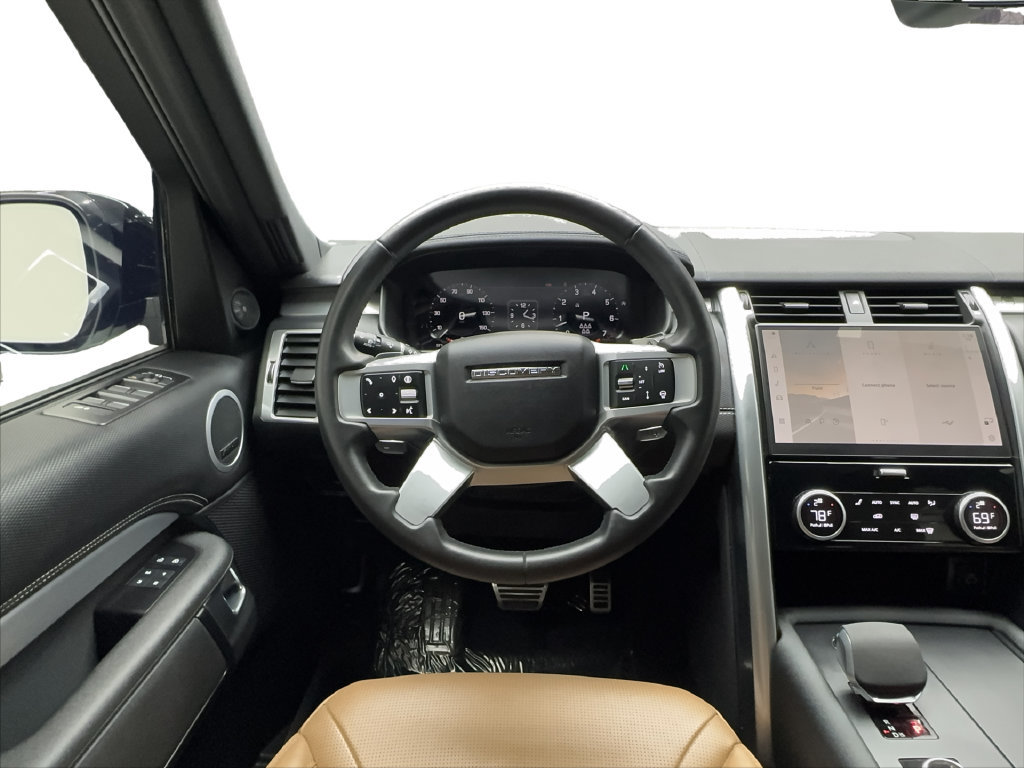 Used 2024 Land Rover Discovery Dynamic SE AWD/4WD image 39