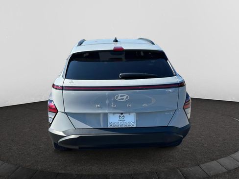 Used 2025 Hyundai Kona SEL image 4