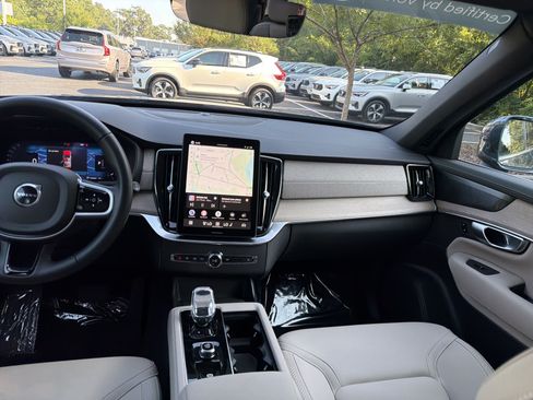 Certified 2026 Volvo XC90 B6 Plus AWD/4WD image 31