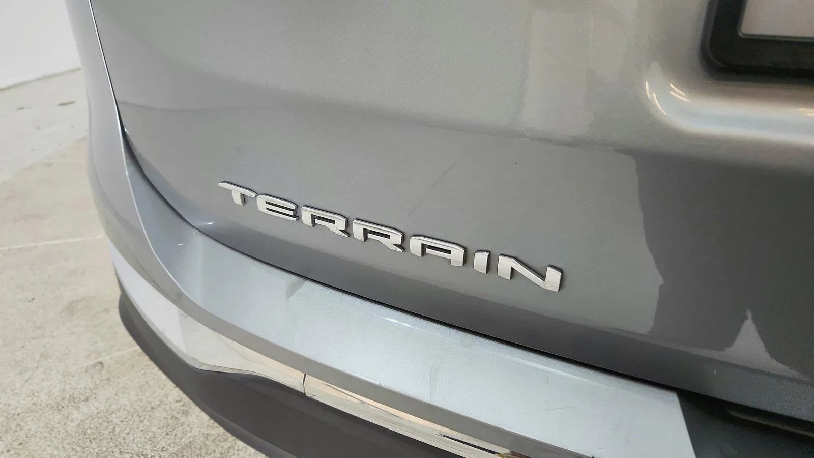 Used 2024 GMC Terrain SLT AWD/4WD image 33