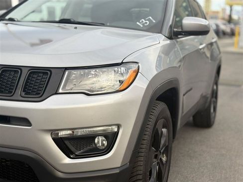 Used 2021 Jeep Compass Latitude AWD/4WD image 12