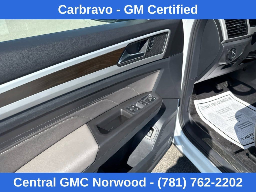 Used 2022 Volkswagen Atlas SE w/ Panoramic Sunroof Package AWD/4WD image 13