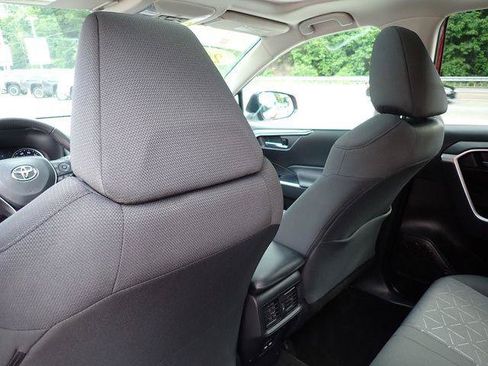 Certified 2022 Toyota RAV4 XLE w/ Convenience Package AWD/4WD image 16