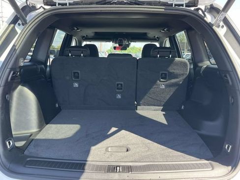 Used 2025 Jeep Grand Cherokee Laredo X w/ Luxury Tech Group I RWD image 21
