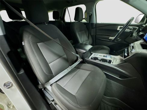 Used 2023 Ford Explorer XLT image 26