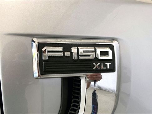 Used 2022 Ford F150 XLT w/ Trailer Tow Package image 9