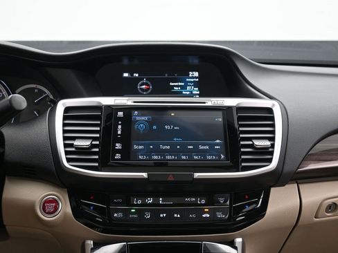 Used 2017 Honda Accord EX-L image 37