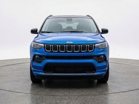 Used 2025 Jeep Compass Limited image 2