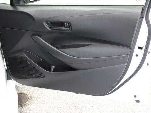 Used 2024 Toyota Corolla LE FWD image 30