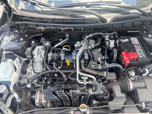 Used 2025 Nissan Altima 2.5 SV FWD image 30