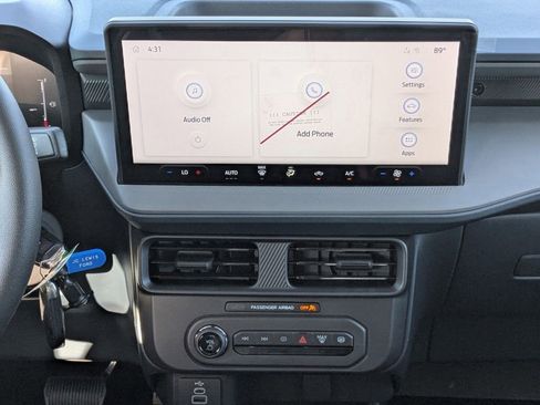 New 2025 Ford Maverick XL image 18