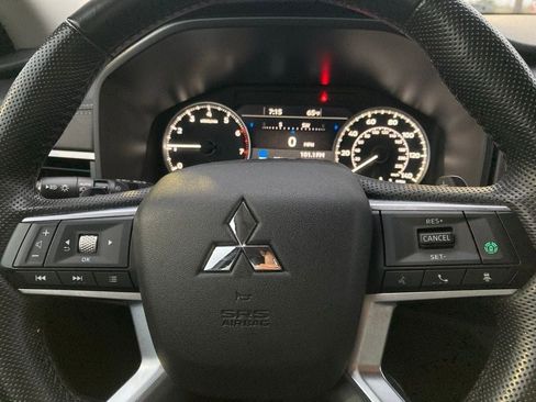 Used 2024 Mitsubishi Outlander SE FWD image 17