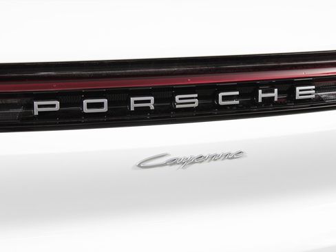 New 2026 Porsche Cayenne image 13