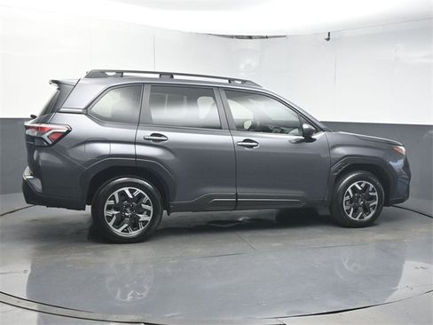 Used 2025 Subaru Forester Premium w/ Convenience Package #1 image 8