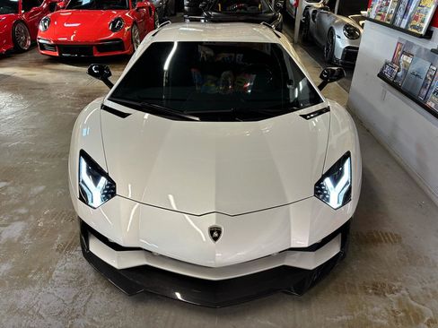 Used 2017 Lamborghini Aventador S AWD/4WD image 5