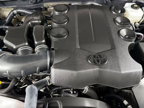 Certified 2024 Toyota 4Runner Limited AWD/4WD image 43